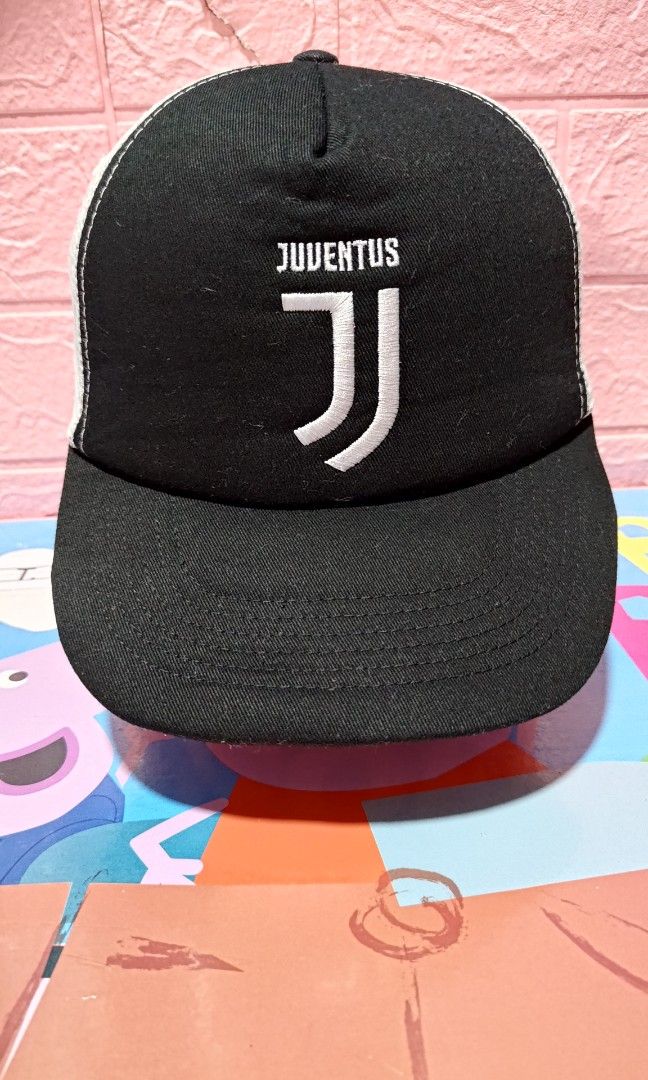Juventus Football Net Cap (Category: Caps & Hats) located in Quezon City. Submitted by SuotKalyeManila (Listing ID 1354022286, Image 2). Description: Manage your expectations ukay / Thrifted cap po ito at hindi po brand new minsan may mga minimal issue sign of usage ang presyo ay batay sa kondisyon ng cap Condition: Excellent like new Size: One Size Fits All Issue : No issue laba na and reasy to wear pm for details Location Novaliches Quezon City
