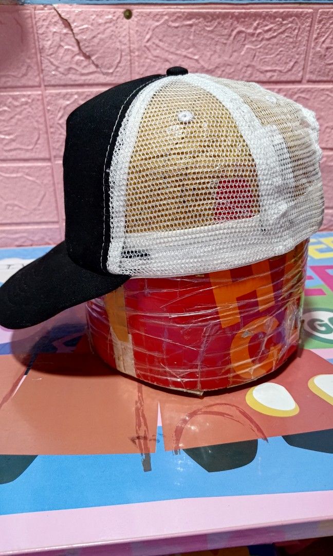Juventus Football Net Cap (Category: Caps & Hats) located in Quezon City. Submitted by SuotKalyeManila (Listing ID 1354022286, Image 3). Description: Manage your expectations ukay / Thrifted cap po ito at hindi po brand new minsan may mga minimal issue sign of usage ang presyo ay batay sa kondisyon ng cap Condition: Excellent like new Size: One Size Fits All Issue : No issue laba na and reasy to wear pm for details Location Novaliches Quezon City