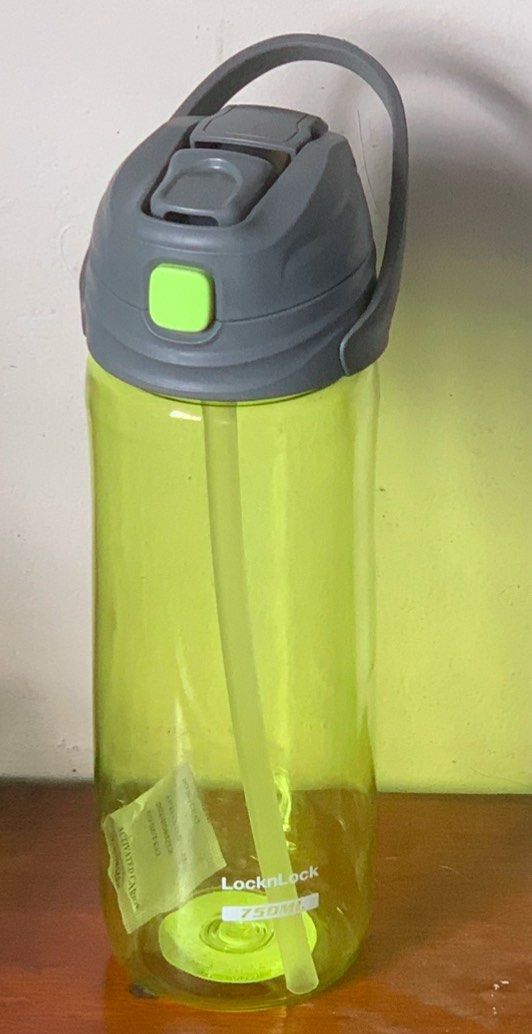 LockNLock 750ml travel bottle (Category: Water Bottles & Tumblers) located in Quezon City. Submitted by happytoolbox (Listing ID 1354000823, Image 1). Description: Fixed Price. I bought this brand new LockNLock for my Mom she never used it 😁. Got it for p430, any takers for 250 ? Nice durable water bottle. .