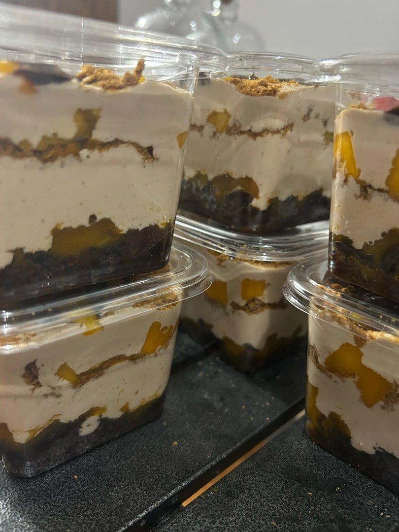 MANGO GRAHAM CHOCOLATE TUB (Category: Homemade Bakes) located in Manila. Submitted by reinzelle_tree (Listing ID 1354091320, Image 3). Description: Reseller’s Price Available Minimum 20 pcs.