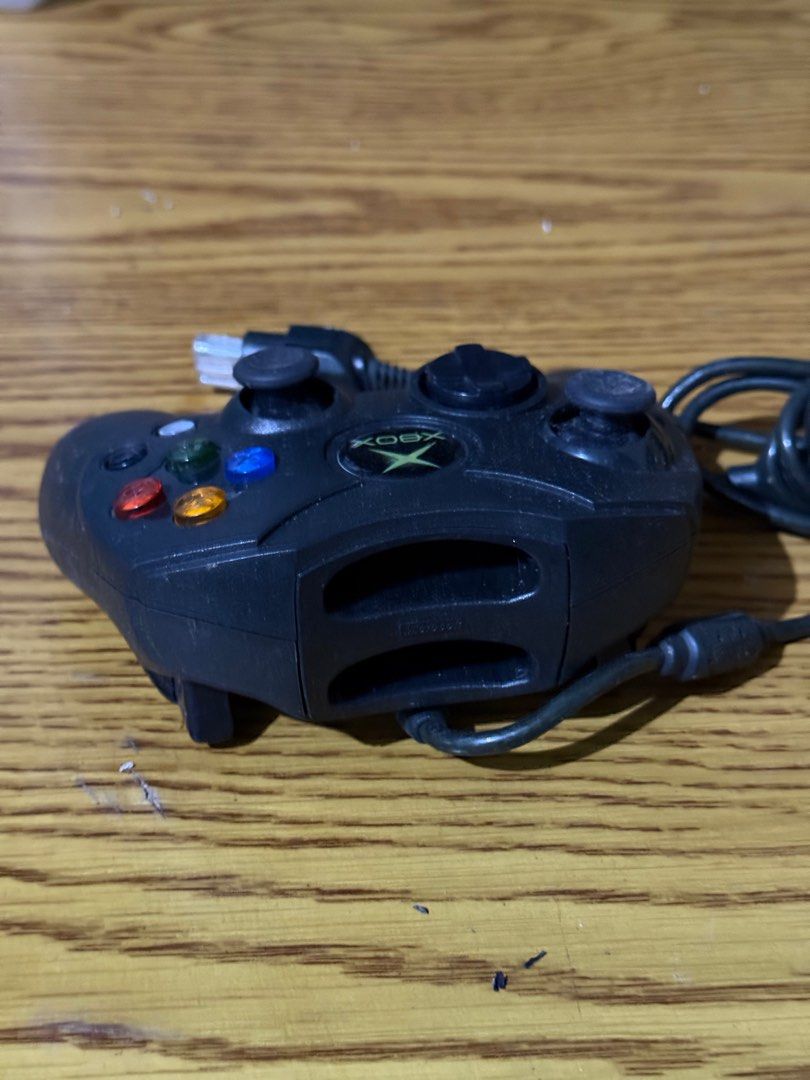 Microsoft Xbox Controller S 1st Gen Original OEM Wired (Category: Controllers) located in Baguio. Submitted by bnrd_ (Listing ID 1354074125, Image 3). Description: Microsoft Xbox Controller S 1st Gen Original OEM Wired. Sold as is..
