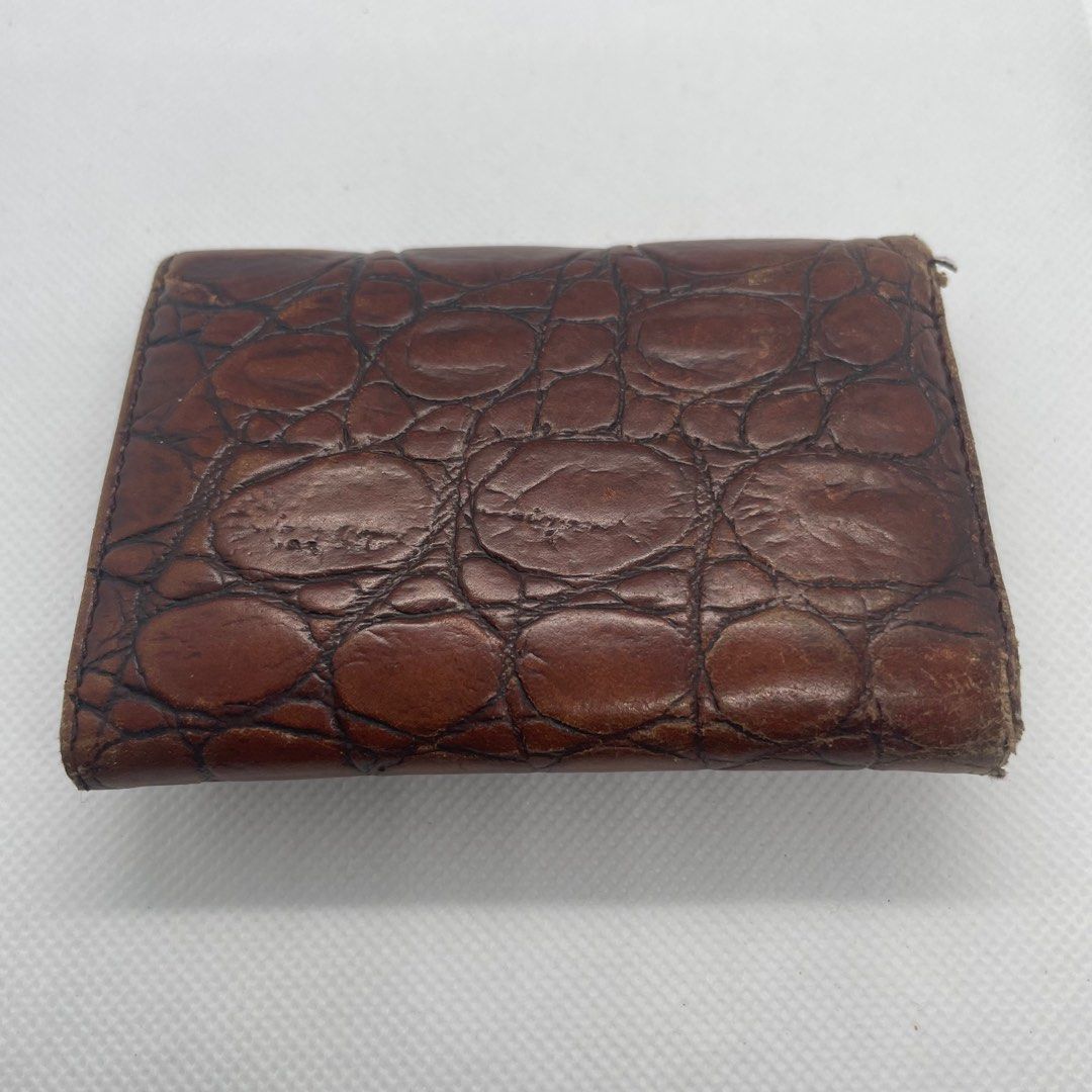 miu miu Authentic Key Holder Case Croc (Category: Luxury Bags & Wallets) located in Mandaluyong City. Submitted by akihabara48 (Listing ID 1354110041, Image 2). Description: Authentic miu miu Made of croc skin Please see photos for minor issues Hardware is good 👍 Item has not been polished.