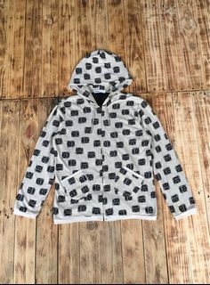 (Kategori: ) berada di . Dikirim oleh martinez.thriftshop (ID iklan 1354065019, Gambar 1). Deskripsi: .
