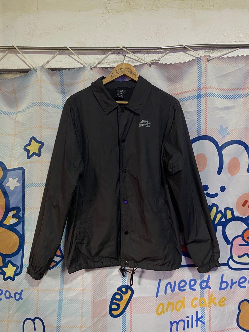 NIKE COACH JACKET (Category: Coats, Jackets and Outerwear) located in Barobo. Submitted by 3ftyyy1 (Listing ID 1353989746, Image 1). Description: WTS ‼️ NIKE COACH JACKET SIZE SMALL ON TAG DIMES 27/20 EXCELLENT TO NEW CONDITION 9.7/10 COLOR RATE NO ISSUE 📥.