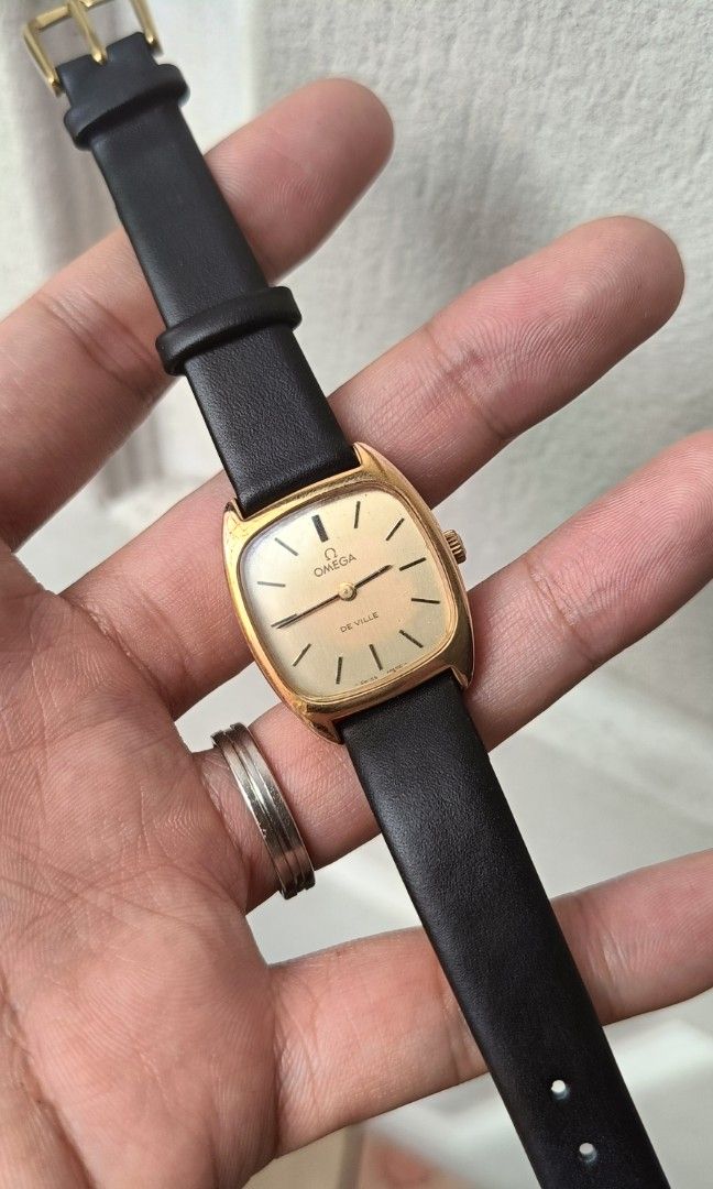 Omega de ville batman shape (Category: Women's Watches) located in Rizal. Submitted by laurentinwatches (Listing ID 1354019878, Image 2). Description: omega deville all original head great condition manual wind.