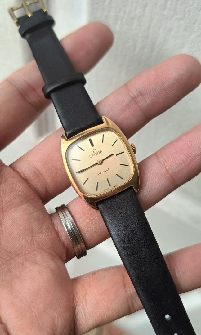 Omega de ville batman shape (Category: Women's Watches) located in Rizal. Submitted by laurentinwatches (Listing ID 1354019878, Image 1). Description: omega deville all original head great condition manual wind.