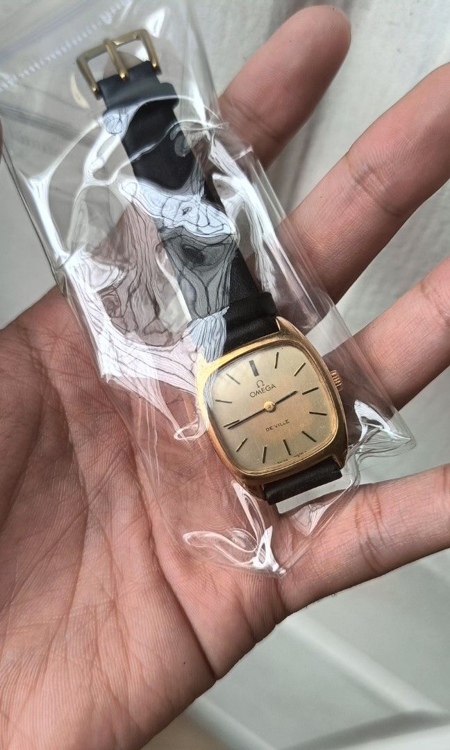 Omega de ville batman shape (Category: Women's Watches) located in Rizal. Submitted by laurentinwatches (Listing ID 1354019878, Image 3). Description: omega deville all original head great condition manual wind.