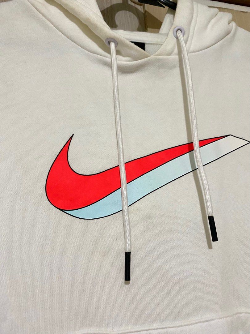 Original Nike Hoodie (Category: Coats, Jackets and Outerwear) located in Bacoor. Submitted by lrmonzon (Listing ID 1354128343, Image 2). Description: - never been worn - bought from zalora - visible stains is from being stuck in the closet for too long (i believe its washable) - size Large.