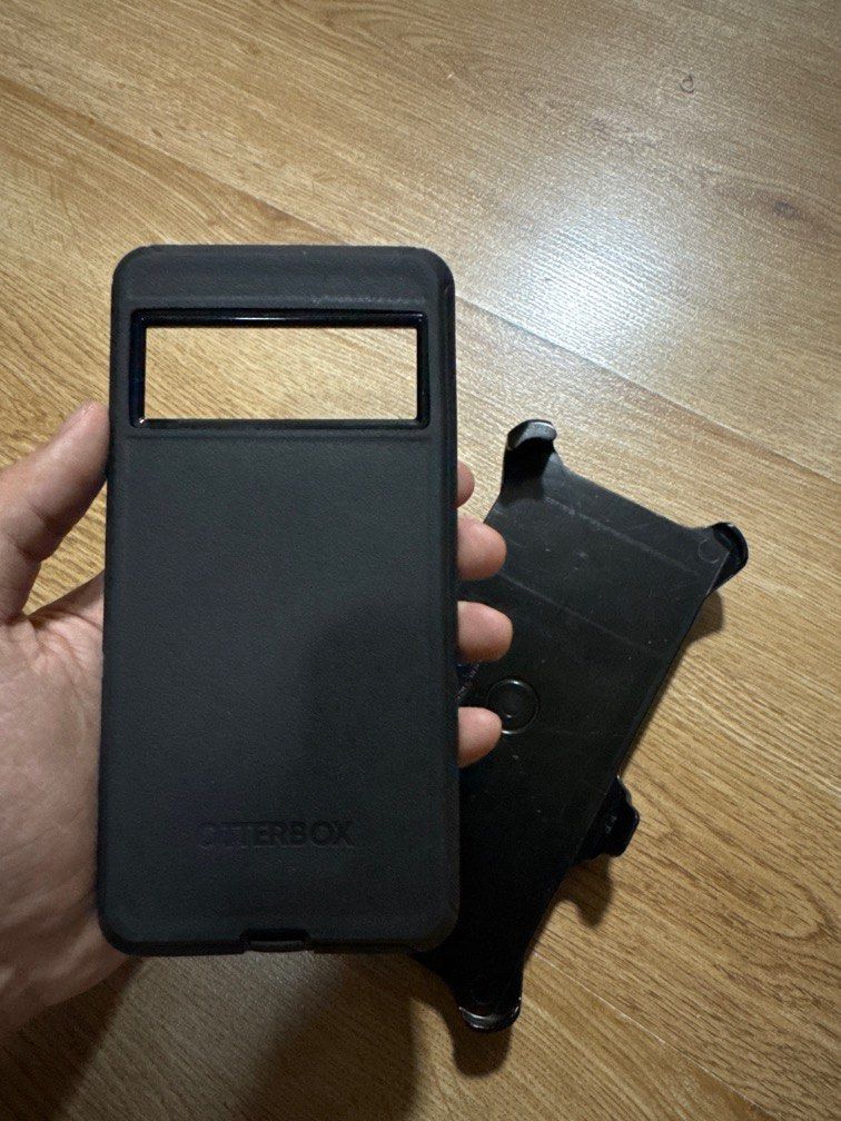 Otterbox Defender for Pixel 8 Pro (Category: Cases & Sleeves) located in Makati City. Submitted by andrewlorenzolr (Listing ID 1354101967, Image 3). Description: Used lightly with very minimal signs of usage. Still does a great job of protecting your phone. Switched to a regular clear case. RFS: Decluttering.
