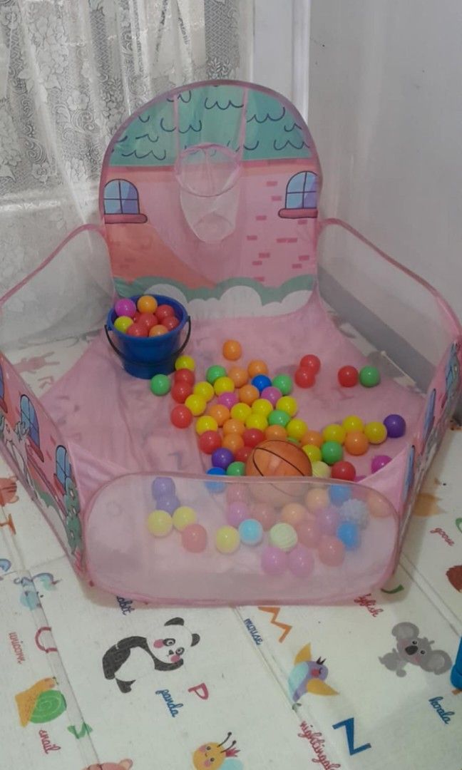 Play Tent (Category: Infant Playtime) located in Navotas City. Submitted by roxieclzb (Listing ID 1354050144, Image 1). Description: foldable Play Tent Free balls 100pcs good condition.