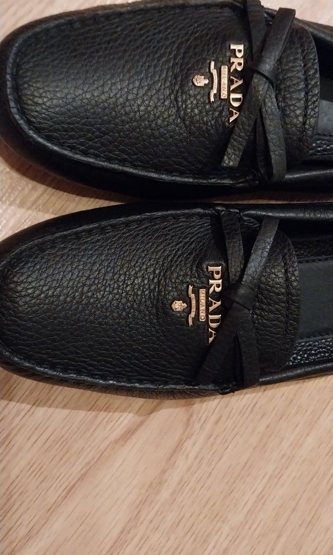 Prada Black Leather Bow womens loafers (Category: Loafers) located in Quezon City. Submitted by dveee (Listing ID 1354128760, Image 3). Description: PLEASE READ: Prada Black Leather Bow womens loafers Color Black Material Leather Size37 (23.5 cm approximately see picture for reference) shoes mint condition, very good condition no problem no defect, no damage , no peeling no scratch never been used.. maganda ang sapatos overall pls note - Shoes on