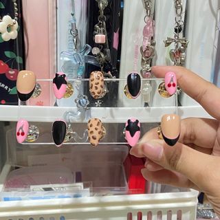 (Category: ) located in . Submitted by maweecakes (Listing ID 1354114772, Image 1). Description: .