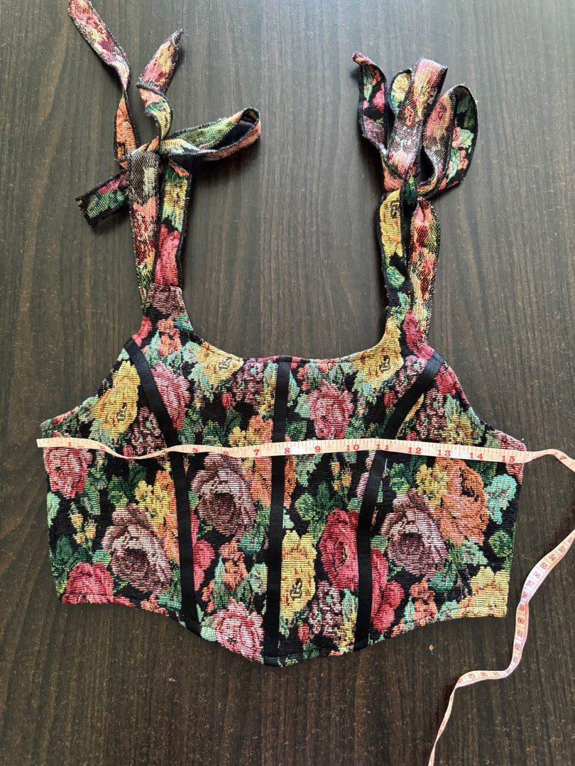 Shein Crop Top (fits XS - S) (Category: Sleeveless) located in Manila. Submitted by declutterwmeh (Listing ID 1354147992, Image 3). Description: Shein Crop Top (fits XS - S) v pretty when worn Worn once 300 + S.F .