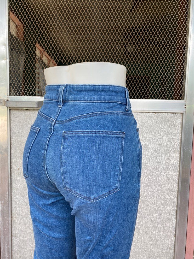 Uniqlo Highwaisted Jeans (Category: Jeans) located in Samal. Submitted by regbos26 (Listing ID 1354081395, Image 2). Description: Uniqlo Jeans Highwaisted Super gwapaaaa kaayo Like new Size: 26-28 Length: 40.5” .