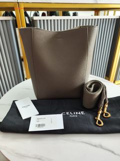 (Kategori: ) berada di . Dikirim oleh spacecloset (ID iklan 1354032607, Gambar 1). Deskripsi: .