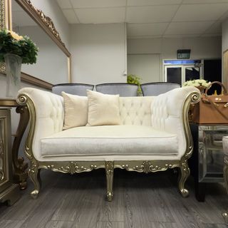 (Category: ) located in . Submitted by dainteliving (Listing ID 1354014738, Image 1). Description: .