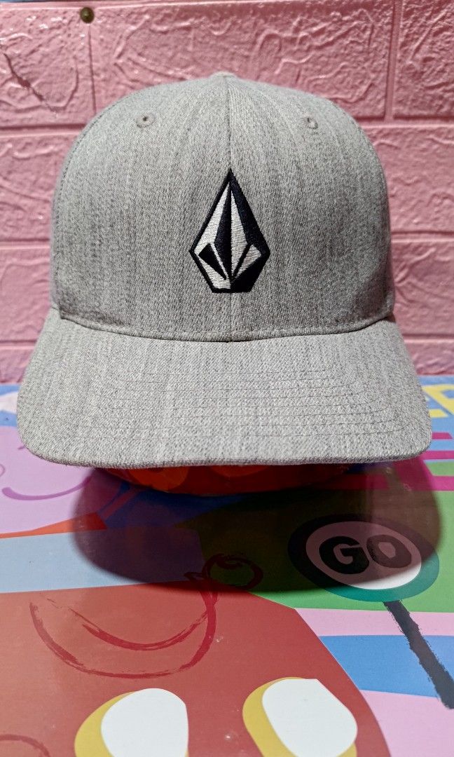 Volcom Fitted Cap (Category: Caps & Hats) located in Quezon City. Submitted by SuotKalyeManila (Listing ID 1354028230, Image 2). Description: Manage your expectations ukay / Thrifted cap po ito at hindi po brand new minsan may mga minimal issue sign of usage ang presyo ay batay sa kondisyon ng cap Condition: Excellent like new Size: Small to Medium on tag Issue : No issue laba na and reasy to wear pm for details Location Novaliches Quezon City/ M