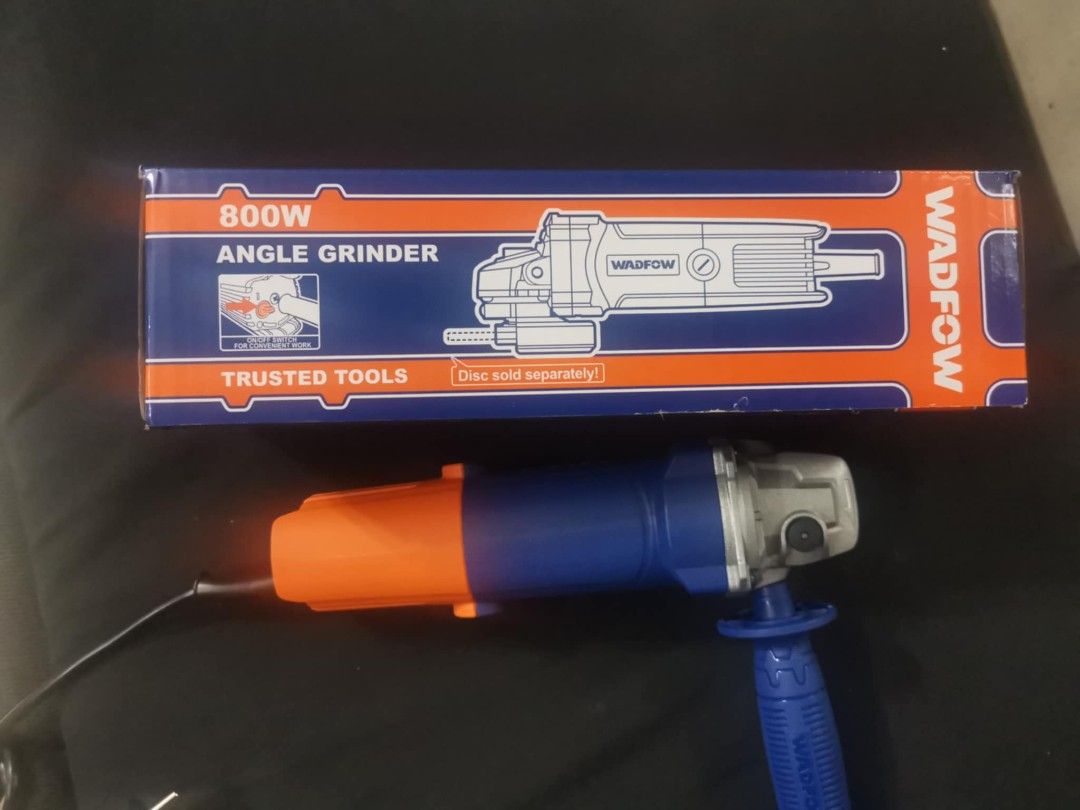 Wadfow 850W impact drill and 800W angle grinder set (Category: Construction Tools & Equipment) located in Quezon City. Submitted by angeleye7.authentic.source (Listing ID 1353979062, Image 2). Description: .