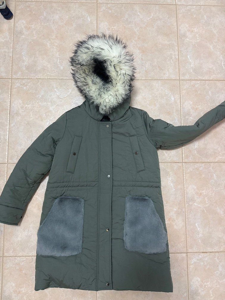 Winter Jacket (Category: Coats, Jackets and Outerwear) located in Singapore. Submitted by brynnlee (Listing ID 1354034355, Image 1). Description: .