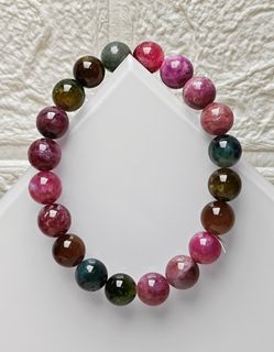 老礦多色糖果碧璽手鍊
9.5mm27.6g手圍17/18cm
HK＄630
彩碧璽是水晶之王，集所有功能於一身，能量極大，具備提昇事業，財富，愛情及健康的功效。
💫高磁場高頻率能量旺夫石💫
面交港鐵元朗站下午四點後🙏預約64246533294210110