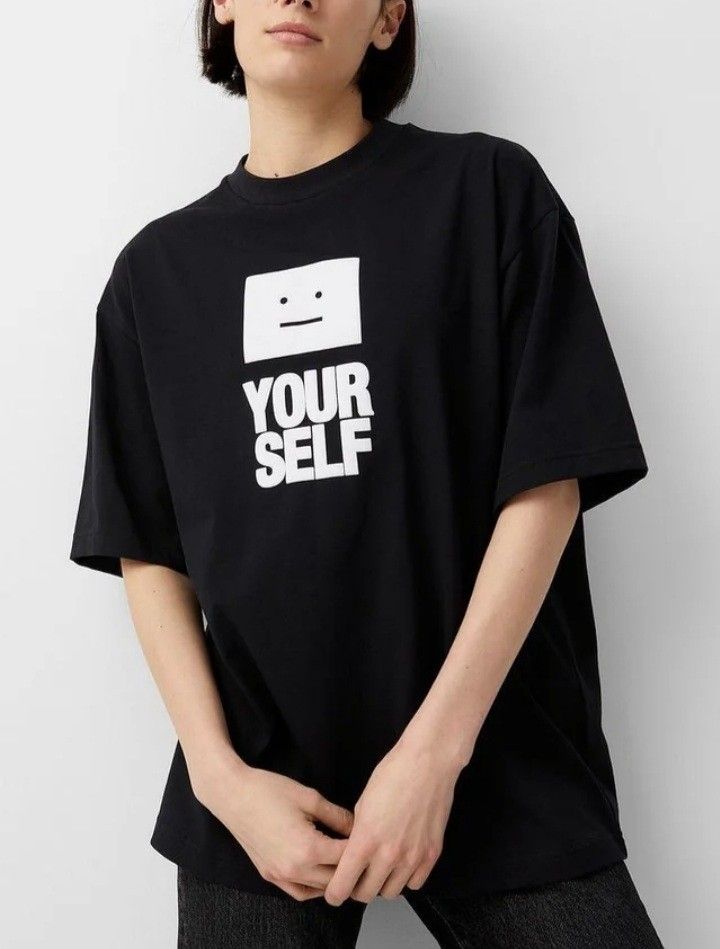 ACNE STUDIOS FACE YOURSELF FA UX TSHII PRINTED LOGO OVERSIZED CREWNECK COTTON TEESHIRT (Category: Luxury Apparel) located in Manila. Submitted by eriiicaspage (Listing ID 1354257447, Image 2). Description: PreOwned ^LikeNew Authentic ACNE STUDIOS FACE YOURSELF FA UX TSHII PRINTED LOGO OVERSIZED CREWNECK COTTON TEESHIRT Boxy Fit BLACK LARGE -XL Made in Portugal Complete tags Good Condition 9/10.