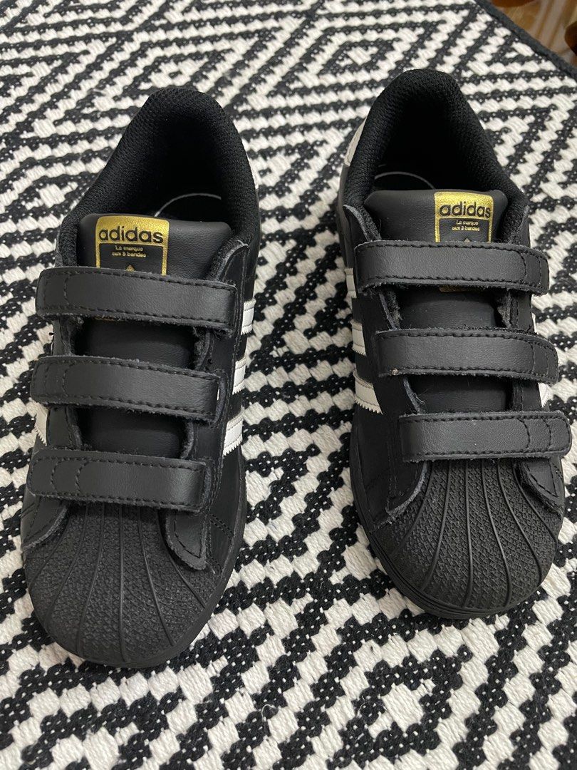 Adidas Superstar 360 C Kids (Category: Sneakers) located in Quezon City. Submitted by dadiferds (Listing ID 1354290590, Image 2). Description: Adidas Superstar 360 C for kids Size : 2.1/2 black & white with gold Slightly use no flaws .