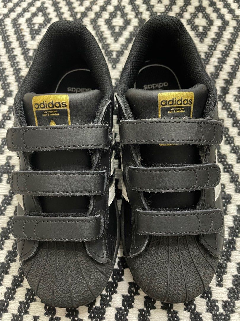 Adidas Superstar 360 C Kids (Category: Sneakers) located in Quezon City. Submitted by dadiferds (Listing ID 1354290590, Image 1). Description: Adidas Superstar 360 C for kids Size : 2.1/2 black & white with gold Slightly use no flaws .