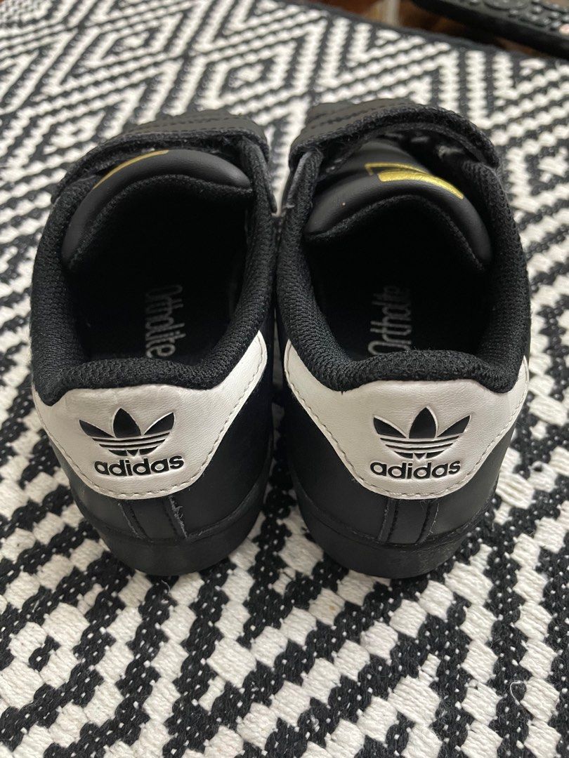 Adidas Superstar 360 C Kids (Category: Sneakers) located in Quezon City. Submitted by dadiferds (Listing ID 1354290590, Image 3). Description: Adidas Superstar 360 C for kids Size : 2.1/2 black & white with gold Slightly use no flaws .