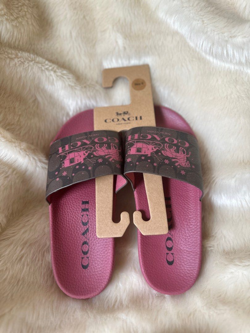 Authentic COACH Slides in Signature Canvas (Category: Slippers and slides) located in Bulacan. Submitted by ecache (Listing ID 1354170905, Image 3). Description: ‼️Selling low 💯Authentic ❗️No box or other inclusion.