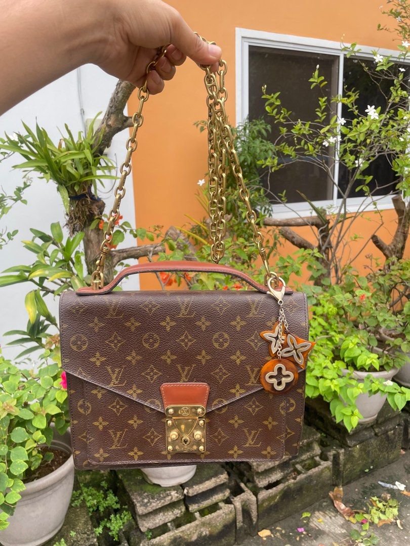 Authentic Lv (Category: Luxury Bags & Wallets) located in Mambajao. Submitted by ckali (Listing ID 1354260020, Image 1). Description: Authentic Lv Moncauo vintage free bag Lv bag charm .