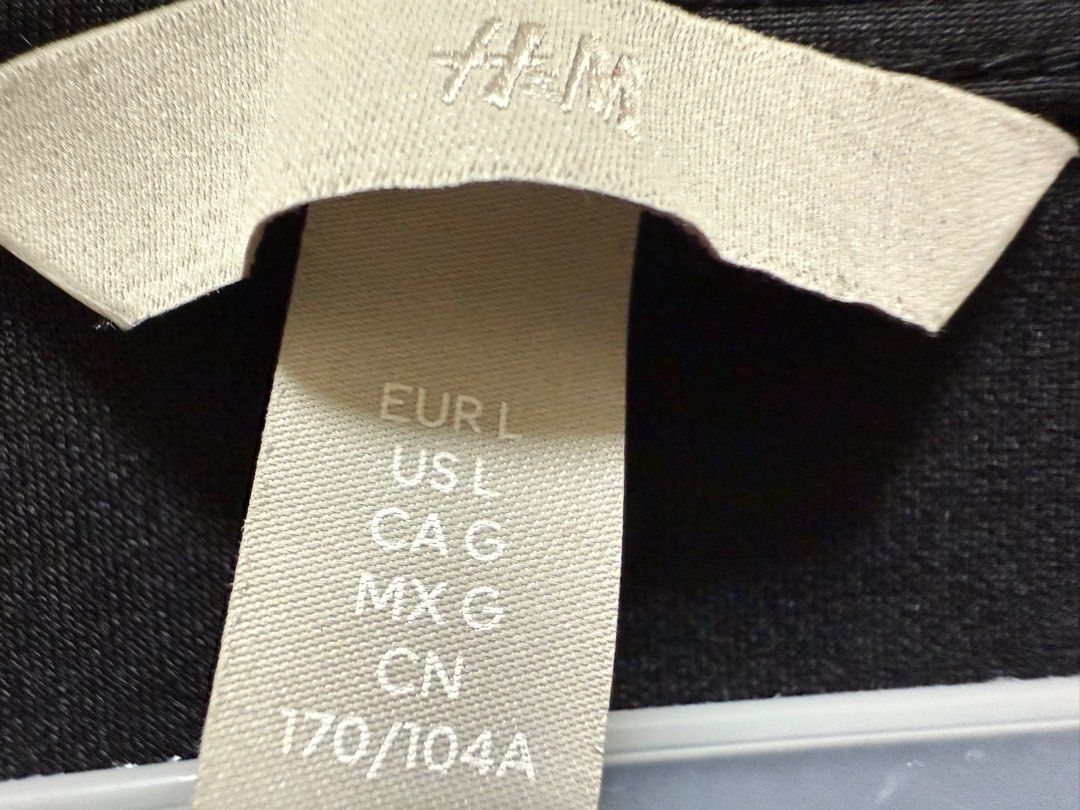 Black Dress Square Neckline (Category: Dresses) located in Manila. Submitted by micag (Listing ID 1354300720, Image 2). Description: Used Once f.