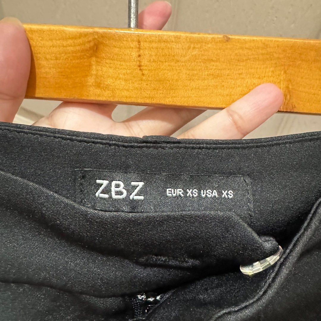 Black trouser shorts (Category: Shorts) located in Malabon City. Submitted by moideclutter (Listing ID 1354261659, Image 2). Description: Brand new w/o tag Never worn but washed Size 28 Length 14 .