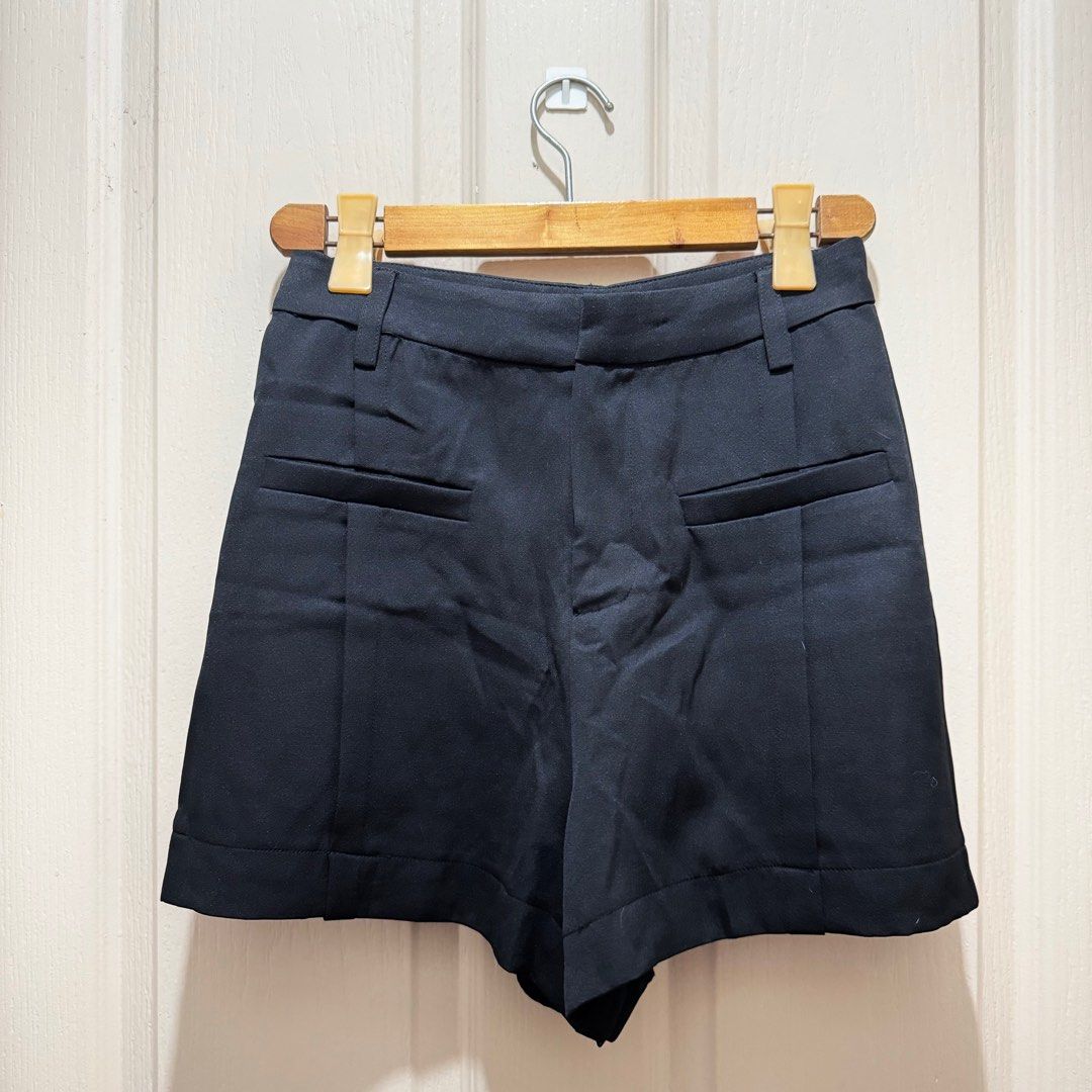 Black trouser shorts (Category: Shorts) located in Malabon City. Submitted by moideclutter (Listing ID 1354261659, Image 1). Description: Brand new w/o tag Never worn but washed Size 28 Length 14 .