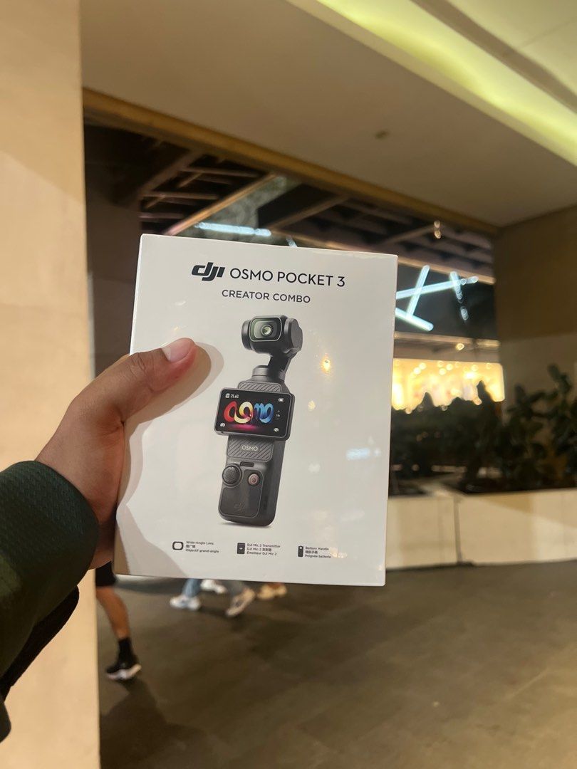 BNEW DJI POCKET 3 CREATOR COMBO (Category: Microphones) located in Antipolo. Submitted by eddiesolo1999 (Listing ID 1354319126, Image 2). Description: Key Features -1” CMOS Sensor -2” Rotatable screen & Smart Horizontal-vertical Shooting -D-Log M & 10-Bit -4K 120fps - Full-pixel fast focus -Active Track 6.0 -3-microphone array (Stereo Recording) -Spinshot -supports high-definition livestreaming -DJI MIC 2 TX FOR SALE: BRAND NEW / SEALED CAN DO CO