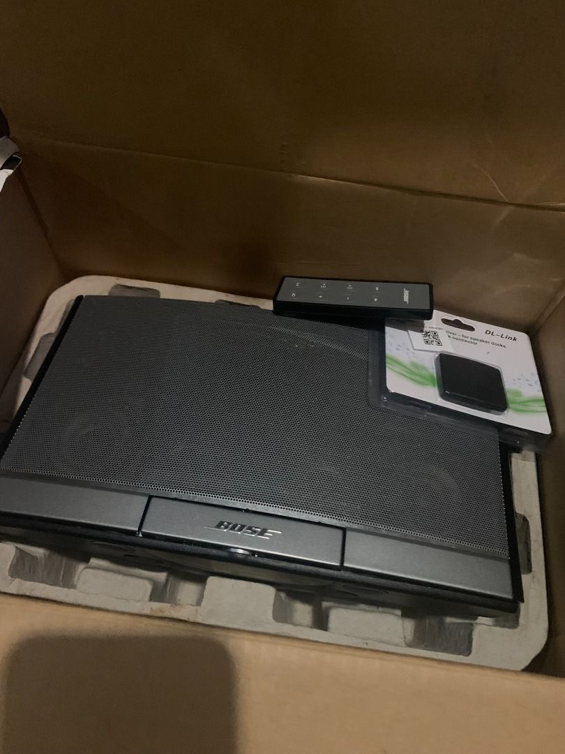 Bose Sounddock (Category: Portable Audio Accessories) located in San Fernando. Submitted by jgsanfer (Listing ID 1354296665, Image 1). Description: Open Box from US. Considered it new. with original bag with Bluetooth 30 pin adapter with remote .