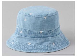 (Category: ) located in . Submitted by snkrshzw (Listing ID 1354185732, Image 1). Description: .