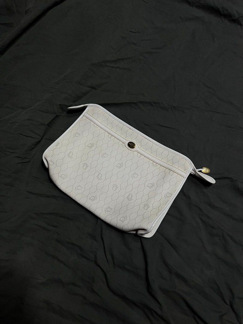 Dior clutch bag (Category: Luxury Bags & Wallets) located in Valenzuela. Submitted by streetsource (Listing ID 1354321582, Image 1). Description: Dior clutch bag Rank A-B Authentic 5,999.