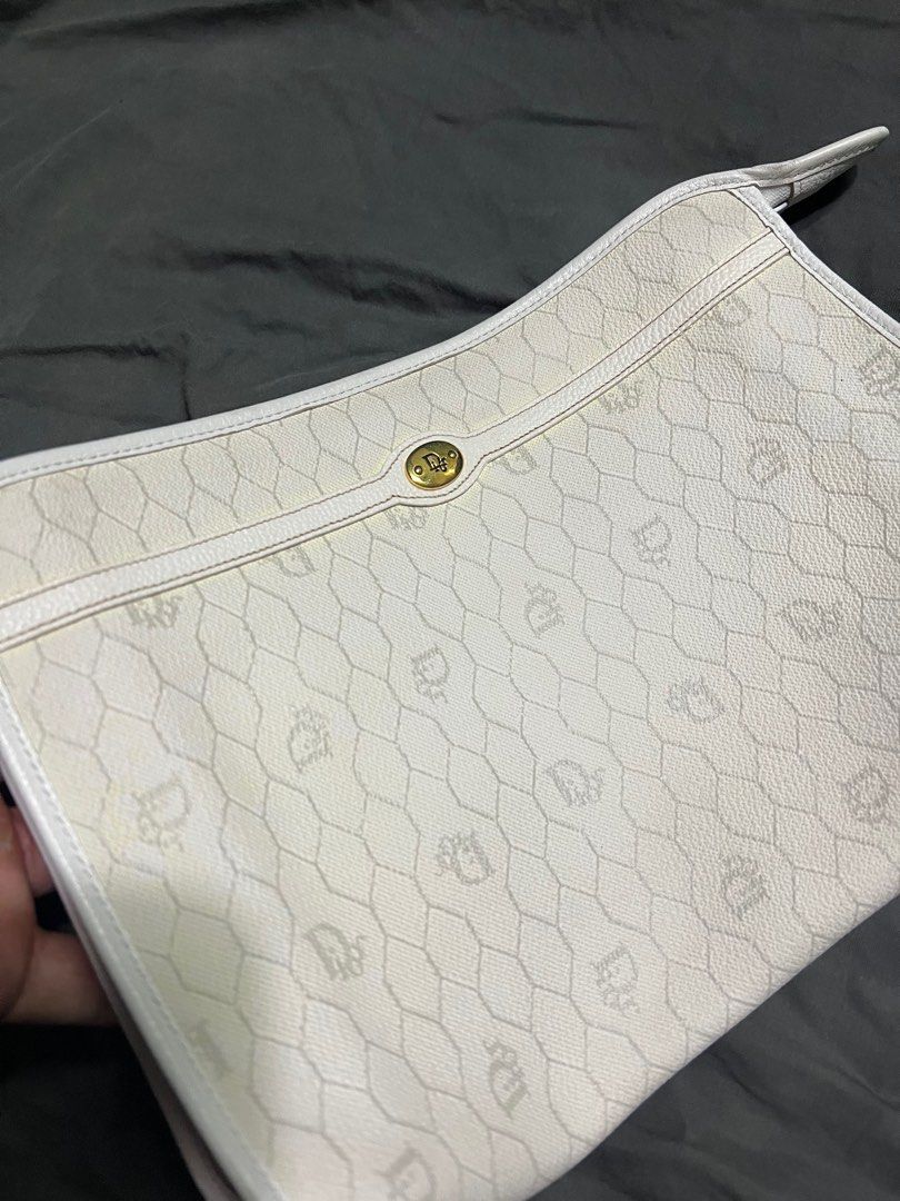 Dior clutch bag (Category: Luxury Bags & Wallets) located in Valenzuela. Submitted by streetsource (Listing ID 1354321582, Image 3). Description: Dior clutch bag Rank A-B Authentic 5,999.