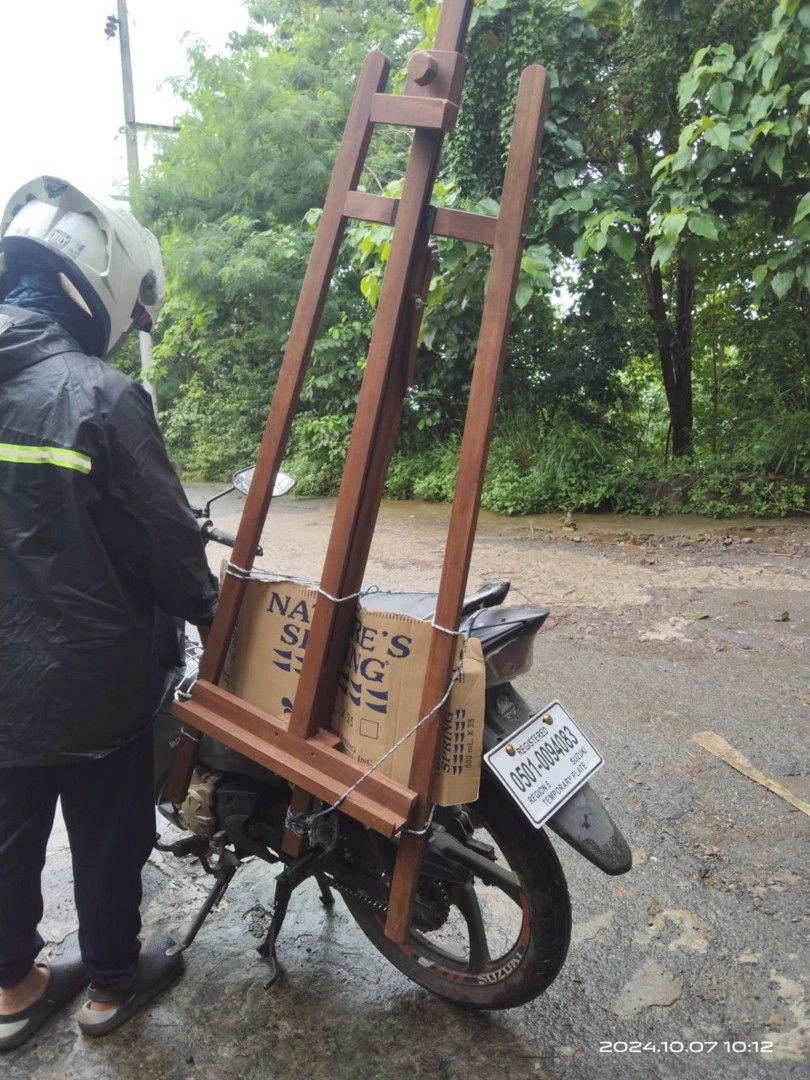 Free-standing Easel (Category: Art & Prints) located in Caloocan City. Submitted by genobatakatrina29-60657 (Listing ID 1354263192, Image 3). Description: brandnew easel made from ph mahogany.