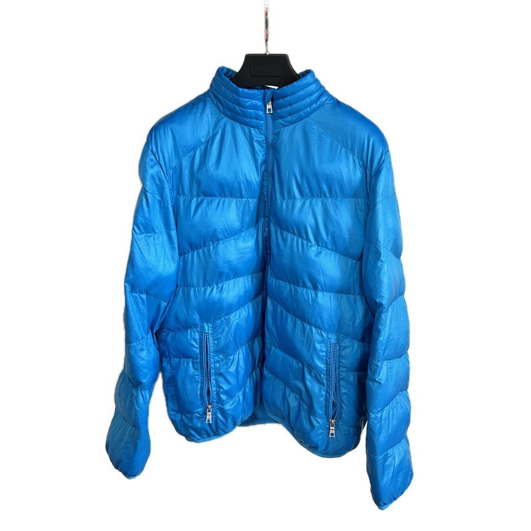 GIORDANO Puffer Jacket (Category: Coats, Jackets and Outerwear) located in Santa Rosa. Submitted by declutterjsh (Listing ID 1354189771, Image 2). Description: XL fits M-L W: 23 L: 27 .