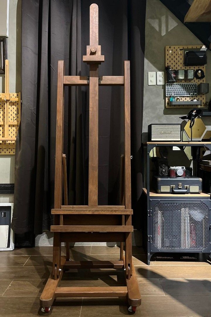 Heavy duty studio easel (Category: Art & Prints) located in Caloocan City. Submitted by genobatakatrina29-60657 (Listing ID 1354262878, Image 1). Description: brandnew made from ph mahogany.