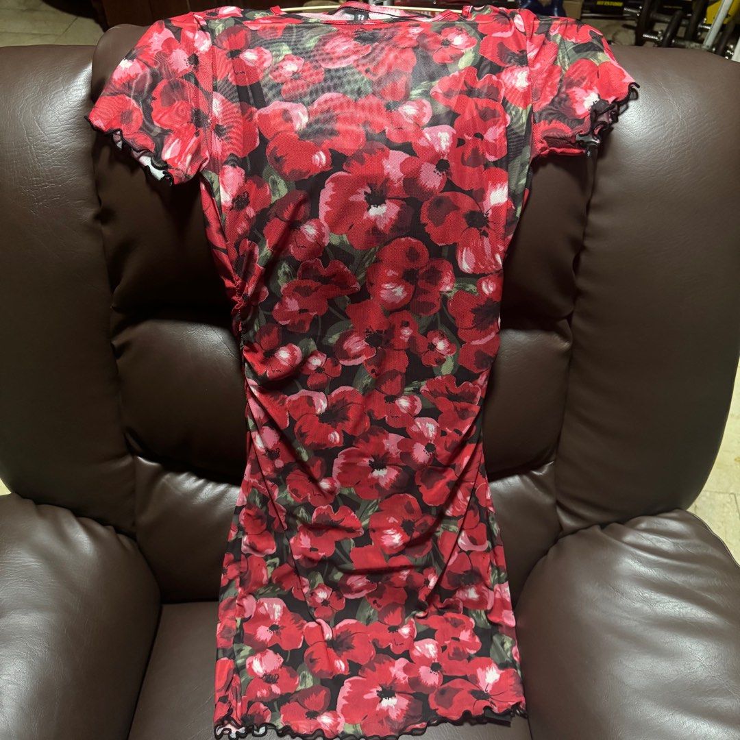 H&M Mesh Floral Dress (Category: Dresses) located in Quezon City. Submitted by trinkats (Listing ID 1354300835, Image 2). Description: .