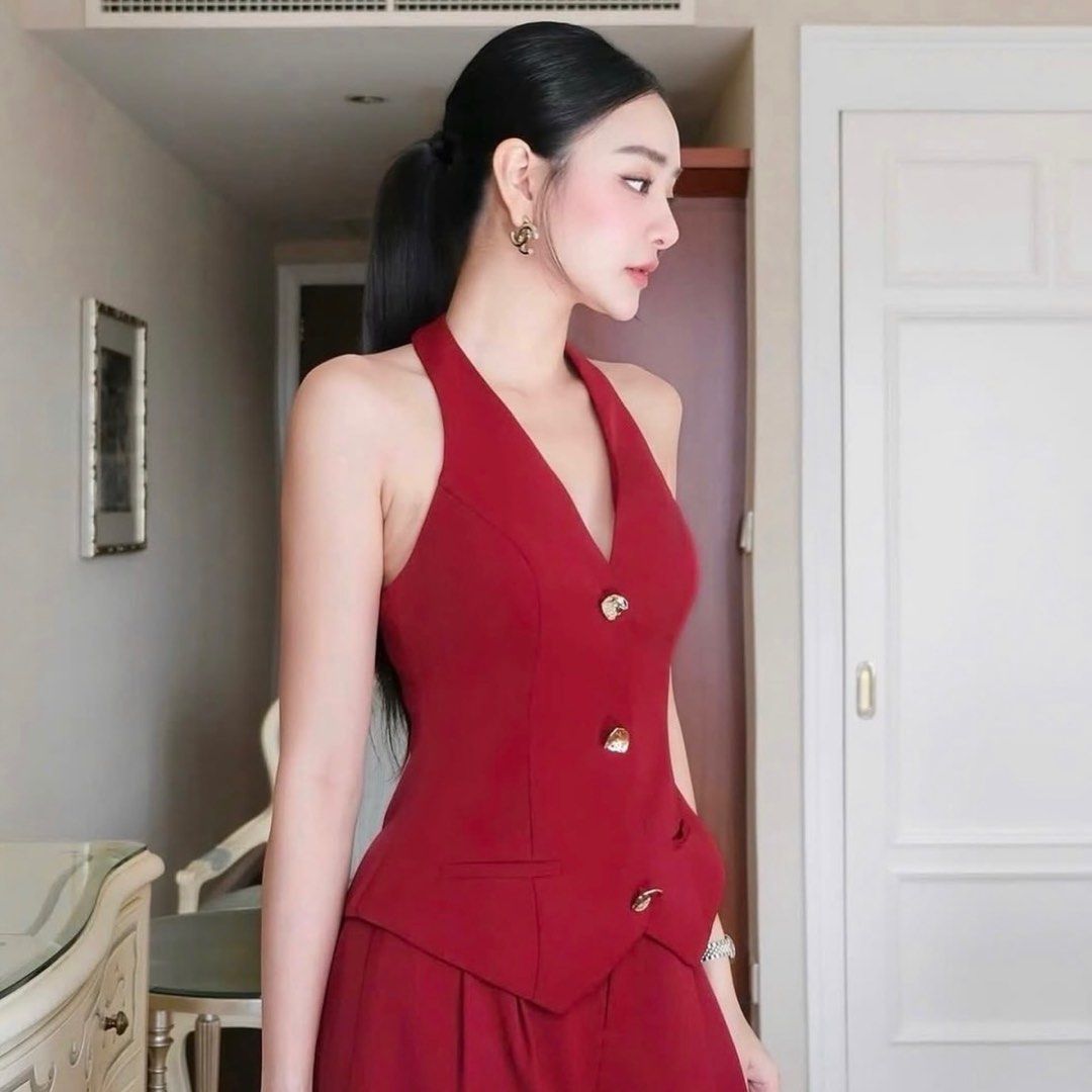 HQ Bangkok red coords (Category: Sets or Coordinates) located in Quezon City. Submitted by jmscm (Listing ID 1354287693, Image 2). Description: .