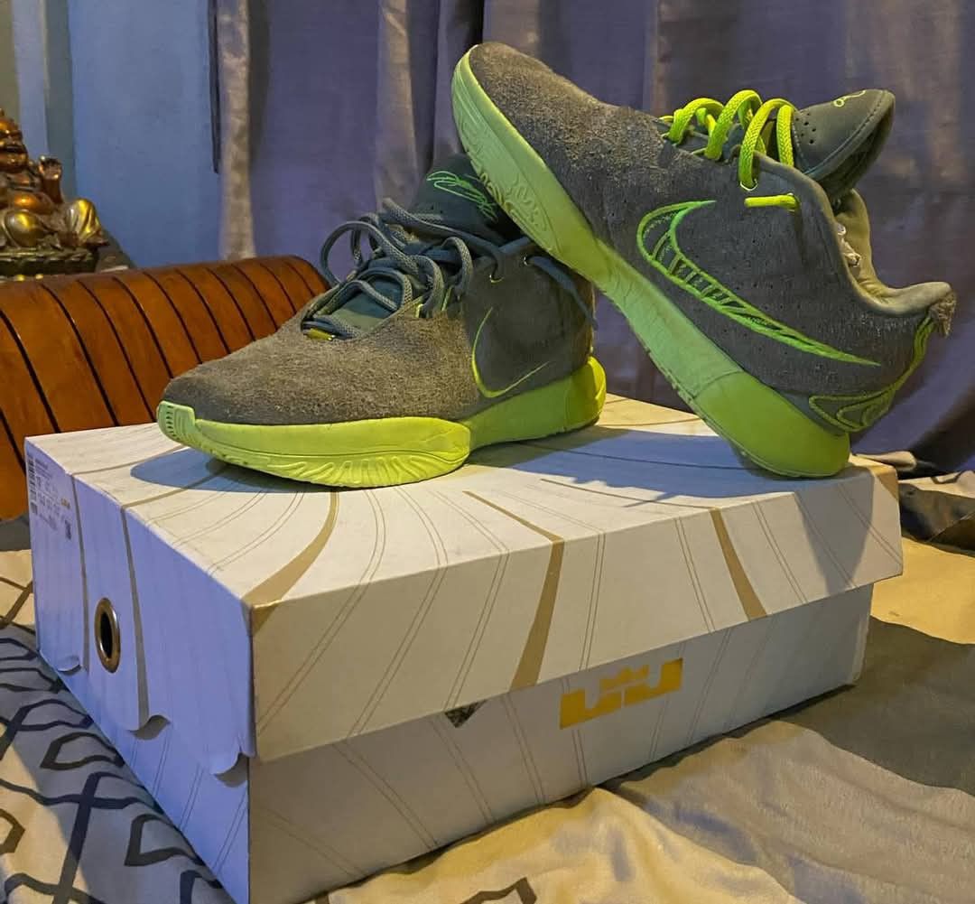 Lebron 21 💯/💯 Original (Category: Sneakers) located in Quezon City. Submitted by katherinehernandez25323 (Listing ID 1354299147, Image 1). Description: .