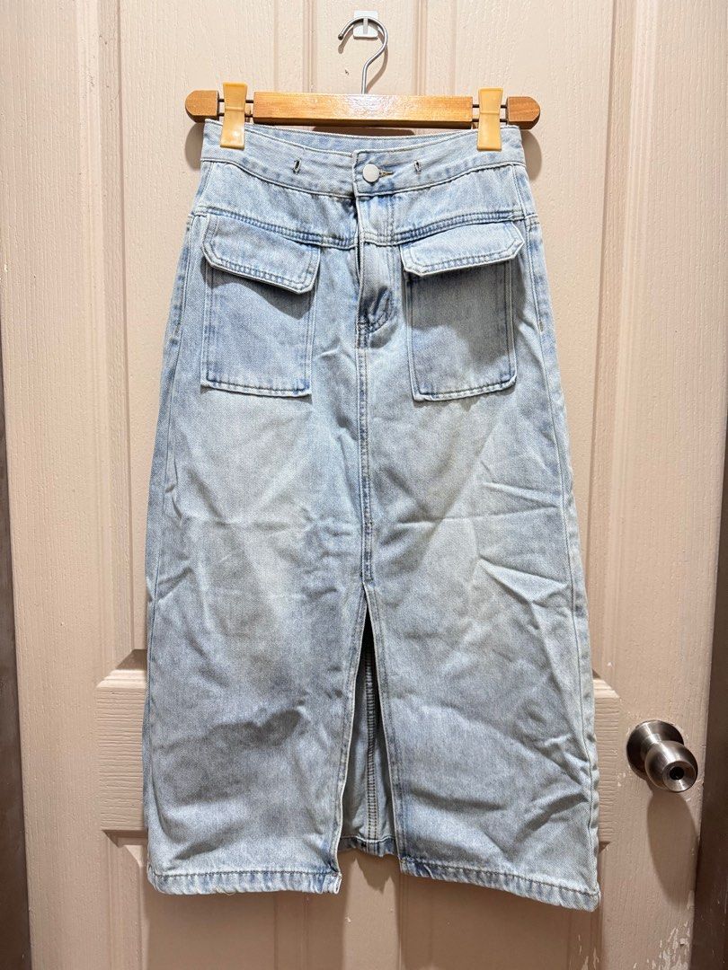 Lightwashed Denim Skirt (Category: Skirts) located in Malabon City. Submitted by moideclutter (Listing ID 1354247101, Image 1). Description: Used once Size 26 Length 31 Soft denim but not stretchy For reference, I’m 4’11 .