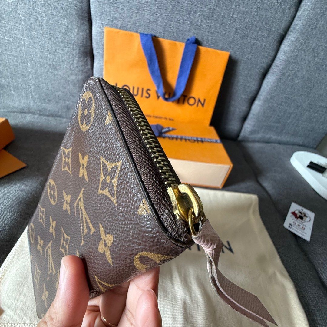 Louis Vuitton Clemence (Category: Luxury Bags & Wallets) located in Tagaytay City. Submitted by marz.shopping (Listing ID 1354159257, Image 3). Description: Complete inclusion.