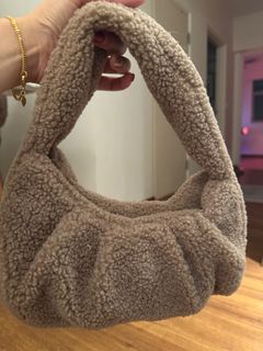(Category: ) located in . Submitted by pinaccessory (Listing ID 1354308176, Image 1). Description: .