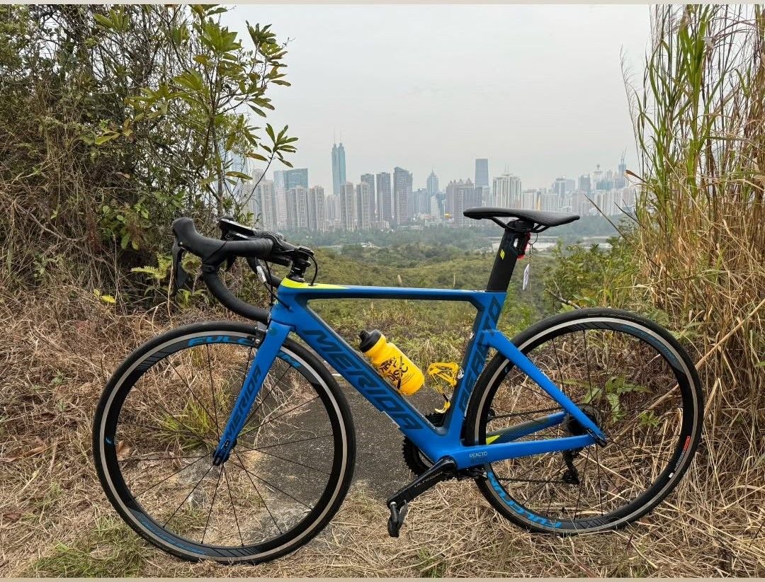 merida reacto 6000 （分類：單車）位於 Hong Kong。 由 tc1235. 提交（商品編號 1342387941，圖片 2）。簡介： size xs 9成新 後變有彈石花 其餘無花 換左seat位同把 較原裝輕 r8000 full set 原裝軨。
