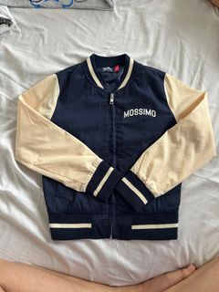 (Category: ) located in . Submitted by bituinpreloved (Listing ID 1354230848, Image 1). Description: .