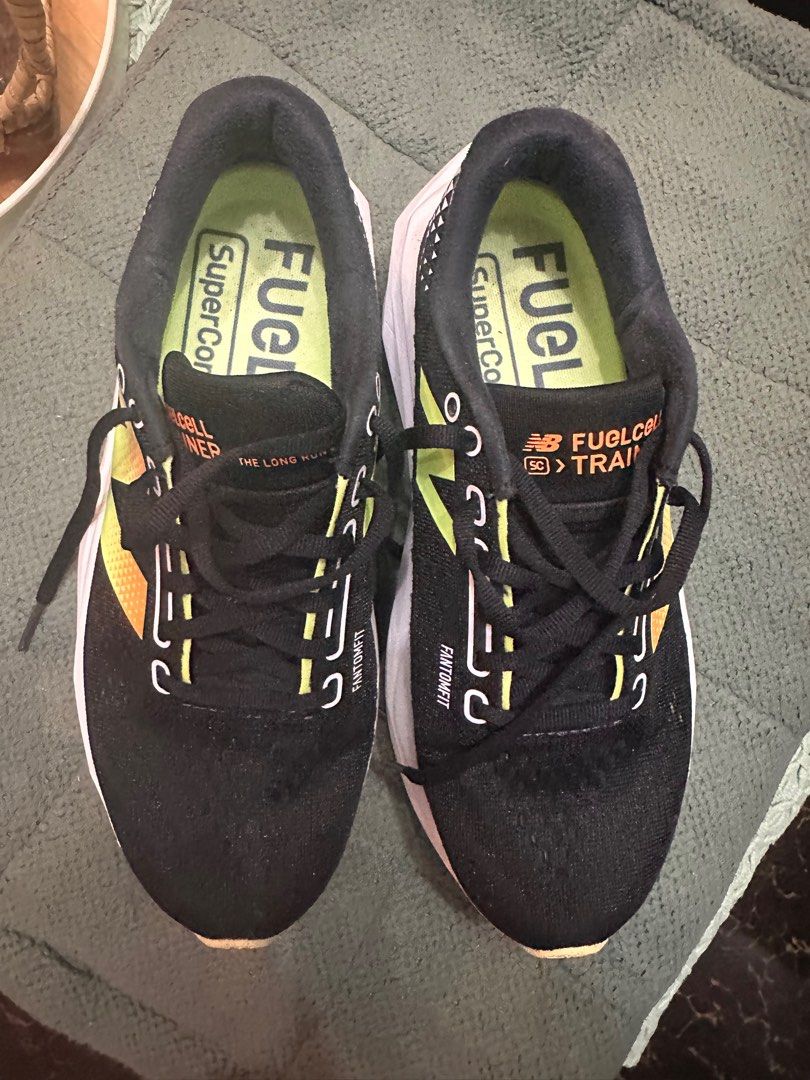 New Balance SC Trainer (Carbon Plated) (Category: Sneakers) located in General Trias. Submitted by ako_toh (Listing ID 1354316041, Image 2). Description: Bought in Ayala Manila Bay Original Price is 11k RFS: need funds.